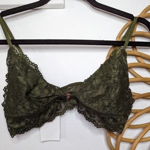 Layered with lace green bralette Size Large NWT